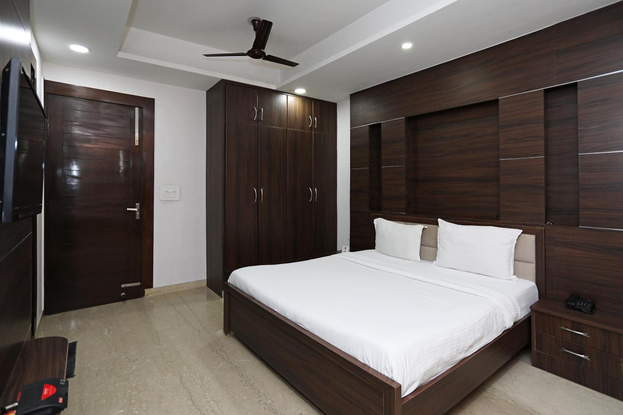 לקנאו Hotel O Sainik Inn מראה חיצוני תמונה